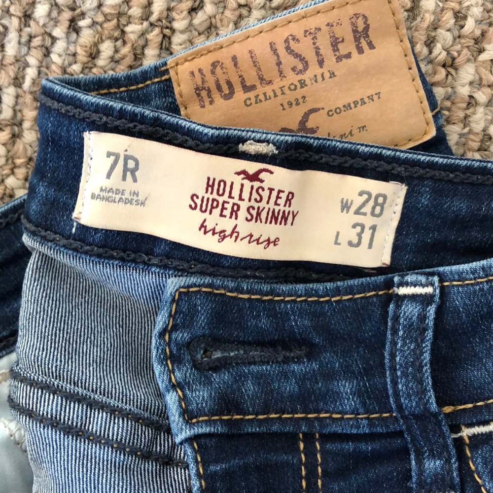 Hollister High Rise Jegging - Picture 2 of 3
